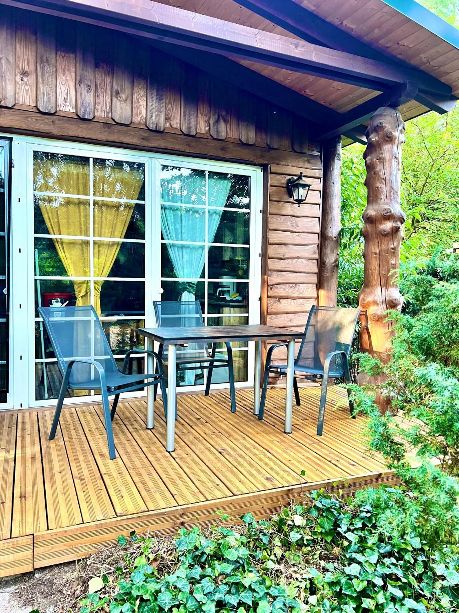 Holzhaus Baerenhoehle Am Wald Und See Neuruppin Exterior photo